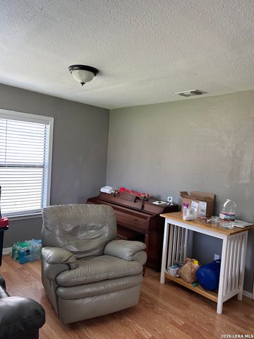 3123 Hicks Ave, San Antonio, TX 78210