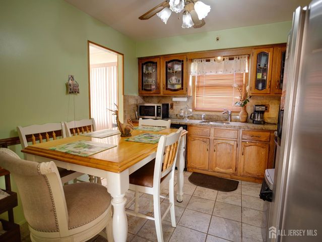 15 E Walnut Street, Colonia, NJ 07067