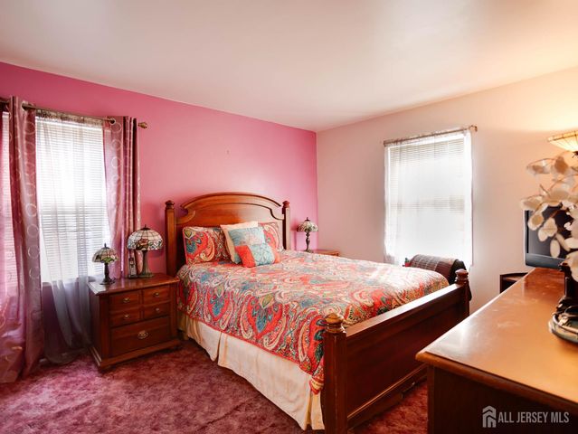 15 E Walnut Street, Colonia, NJ 07067