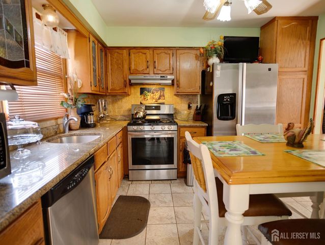 15 E Walnut Street, Colonia, NJ 07067