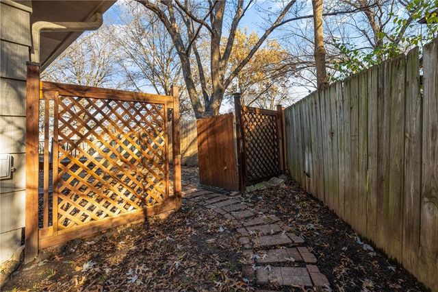 8808 E 84th Terrace, Raytown, MO 64138