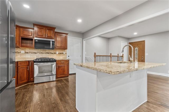 8808 E 84th Terrace, Raytown, MO 64138