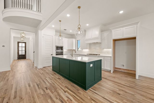 906 Highlands Avenue, Aledo, TX 76008