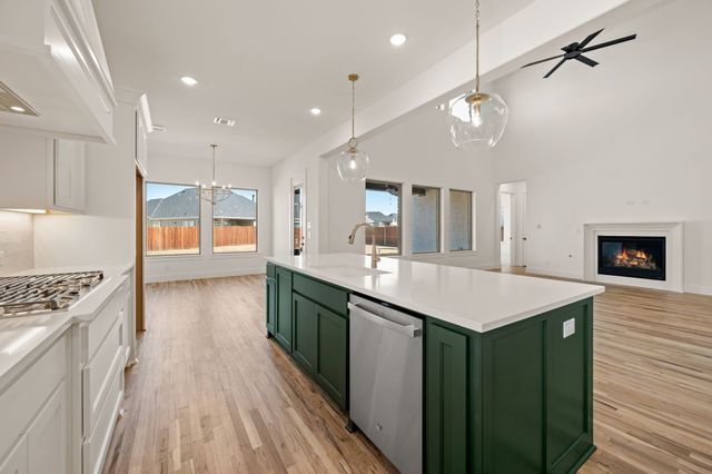 906 Highlands Avenue, Aledo, TX 76008