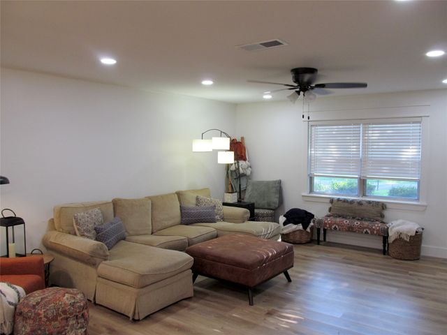 401 Wilkerson Street, Winnsboro, TX 75494