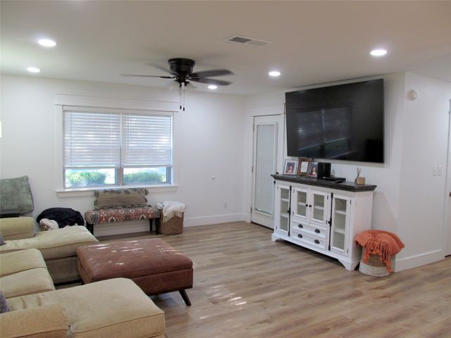 401 Wilkerson Street, Winnsboro, TX 75494