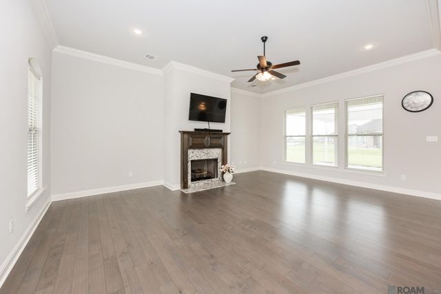 6409 Union Dr, Addis, LA 70710