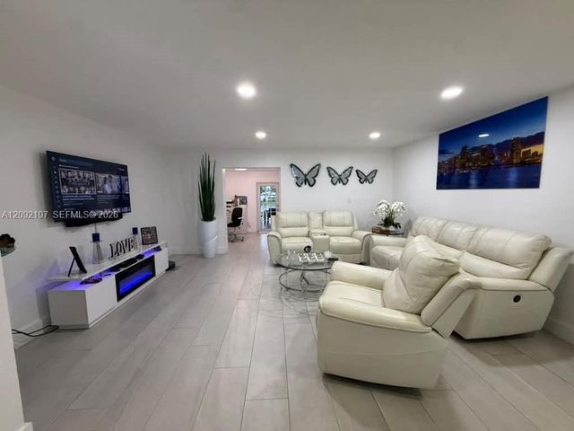 1324 W 71st Street, Hialeah, FL 33014