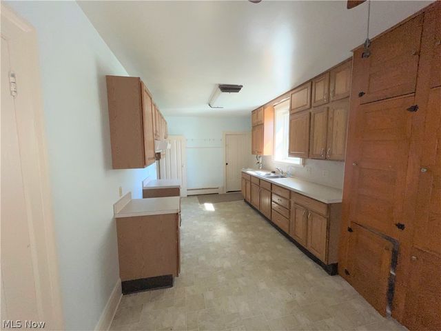 8279 Baumhart Road, Vermilion, OH 44089