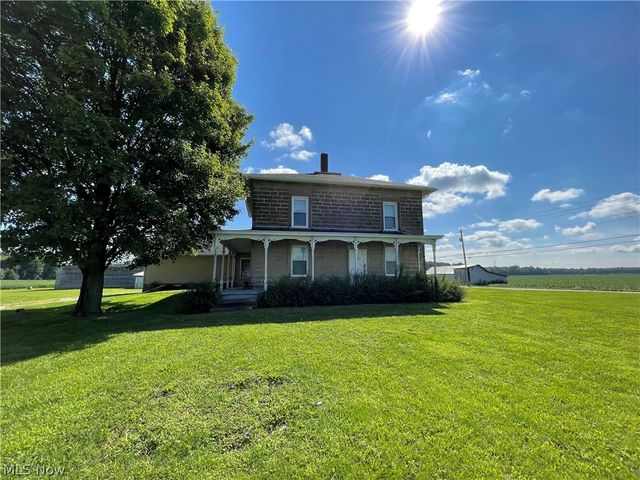 8279 Baumhart Road, Vermilion, OH 44089