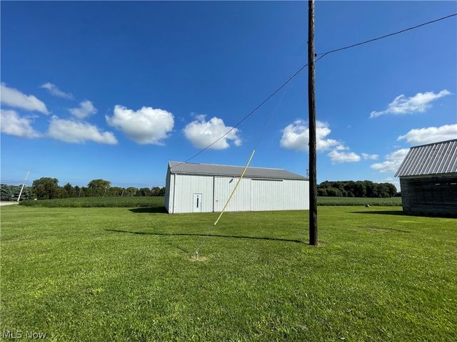 8279 Baumhart Road, Vermilion, OH 44089