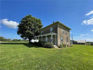 8279 Baumhart Road, Vermilion, OH 44089