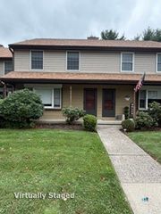 6 McIntosh Circle 6, Rocky Hill, CT 06067