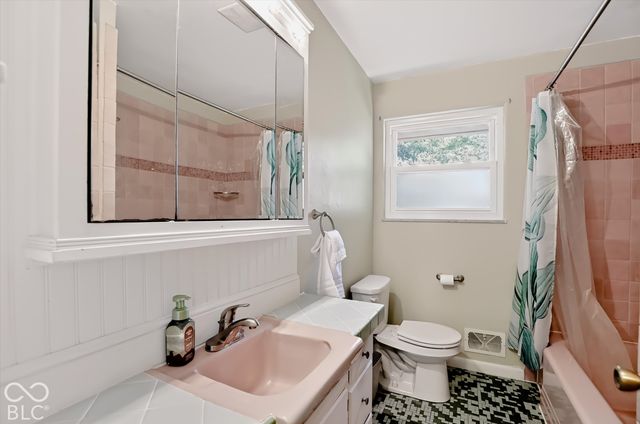 2015 W 46th Street, Indianapolis, IN 46228