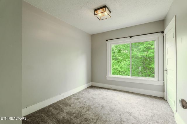 1619 Beaumont Ave, Knoxville, TN 37921