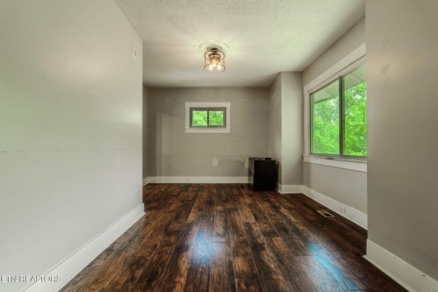 1619 Beaumont Ave, Knoxville, TN 37921