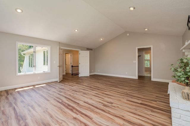 75 Telemark Drive, Mankato, MN 56001