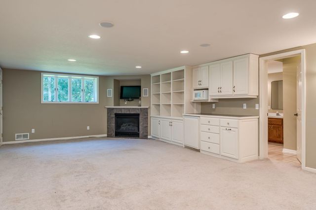 75 Telemark Drive, Mankato, MN 56001