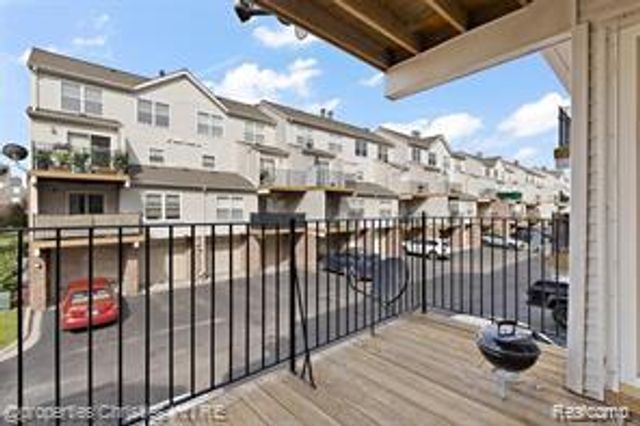 1830 Campau Farms Circle 123, Detroit, MI 48207