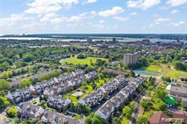 1830 Campau Farms Circle 123, Detroit, MI 48207