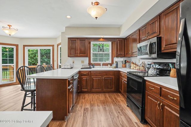 3719 E Locust Cir, Prospect, KY 40059