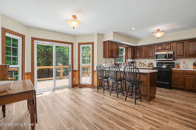 3719 E Locust Cir, Prospect, KY 40059