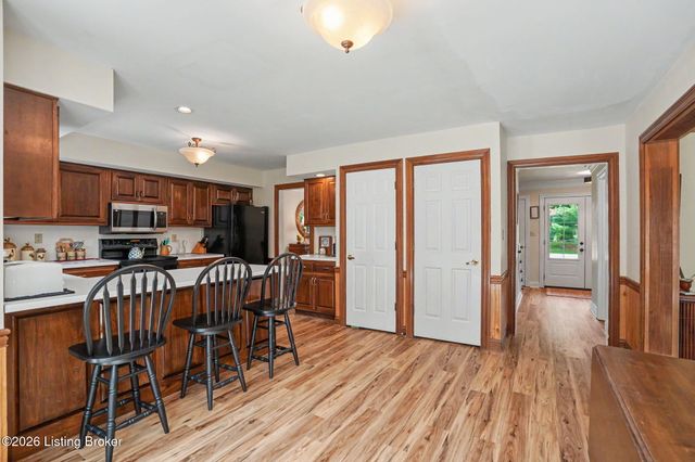 3719 E Locust Cir, Prospect, KY 40059