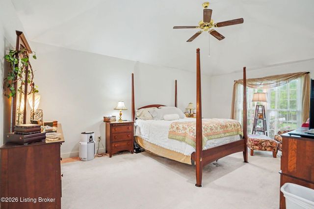 3719 E Locust Cir, Prospect, KY 40059