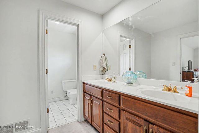 3719 E Locust Cir, Prospect, KY 40059