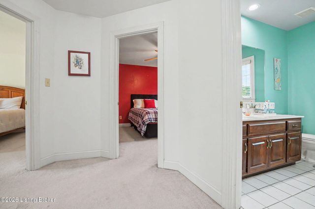 3719 E Locust Cir, Prospect, KY 40059