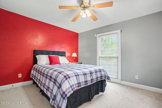 3719 E Locust Cir, Prospect, KY 40059