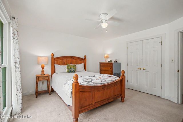 3719 E Locust Cir, Prospect, KY 40059