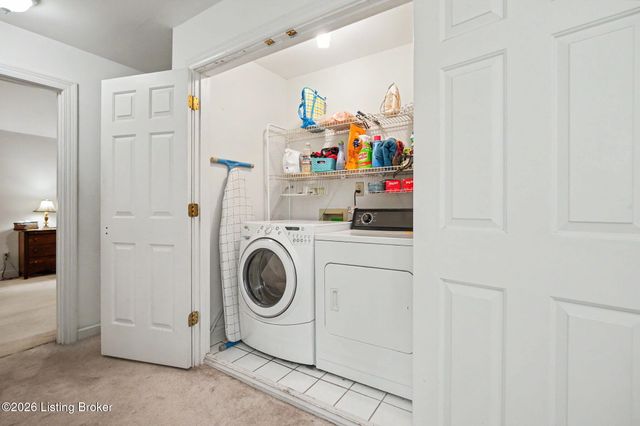 3719 E Locust Cir, Prospect, KY 40059