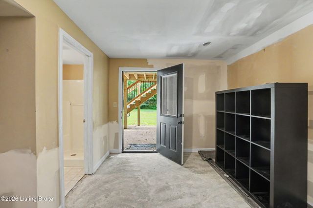 3719 E Locust Cir, Prospect, KY 40059