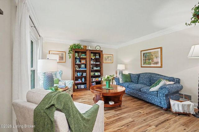 3719 E Locust Cir, Prospect, KY 40059