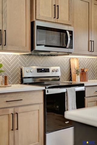 6835 Weigel Bay, Lincoln, NE 68516