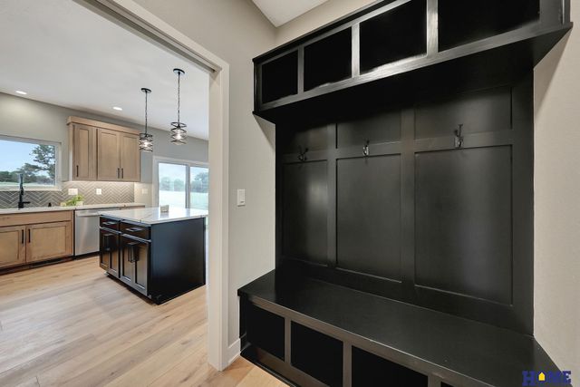 6835 Weigel Bay, Lincoln, NE 68516