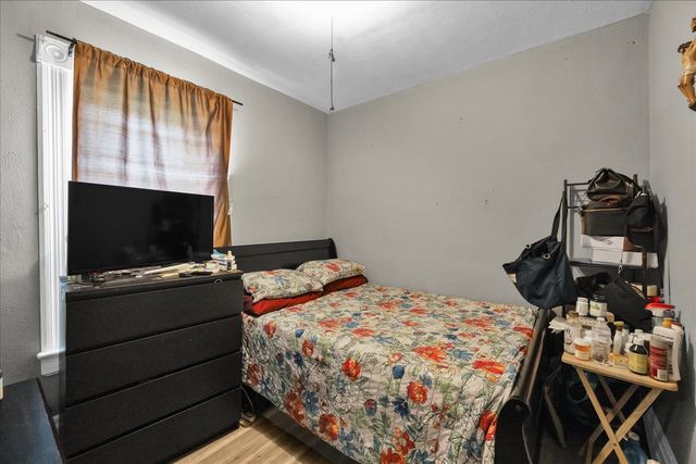 817 Front Street, Aurora, IL 60505
