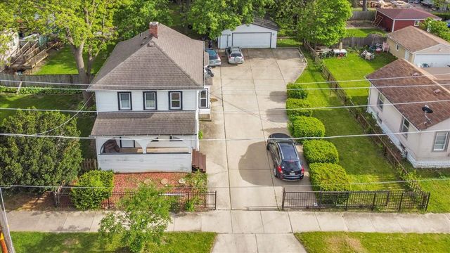 817 Front Street, Aurora, IL 60505