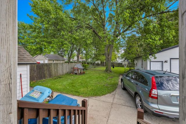 817 Front Street, Aurora, IL 60505