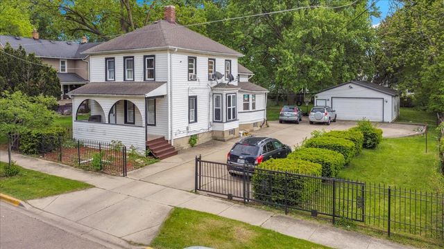 817 Front Street, Aurora, IL 60505