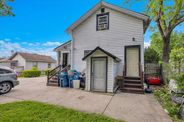 817 Front Street, Aurora, IL 60505