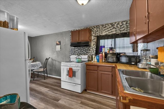 817 Front Street, Aurora, IL 60505