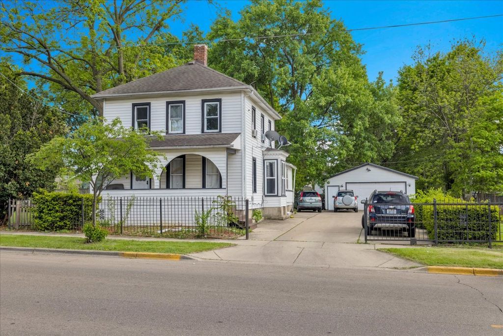 817 Front Street, Aurora, IL 60505