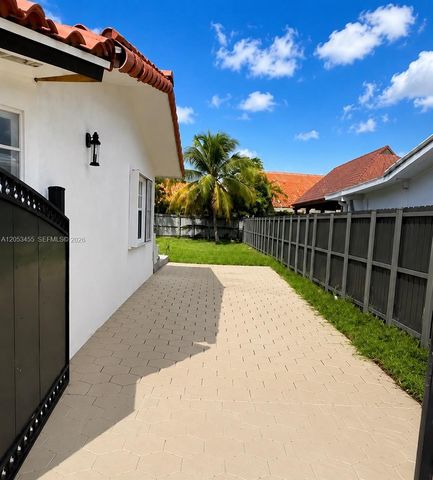 2900 SW 98th Avenue, Miami, FL 33165