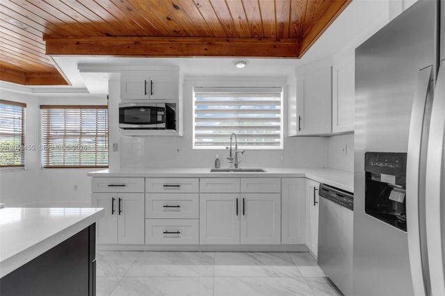 2900 SW 98th Avenue, Miami, FL 33165