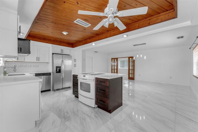 2900 SW 98th Avenue, Miami, FL 33165