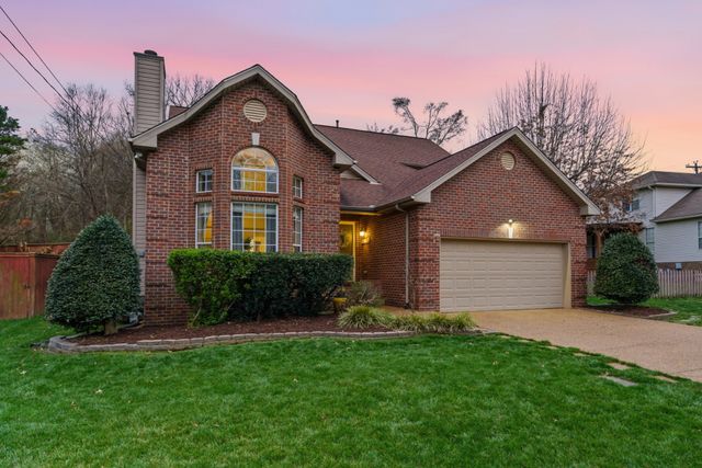 6857 Sunnywood Dr, Nashville, TN 37211