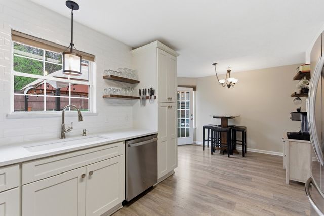 6857 Sunnywood Dr, Nashville, TN 37211