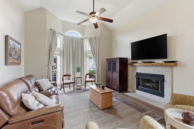 6857 Sunnywood Dr, Nashville, TN 37211